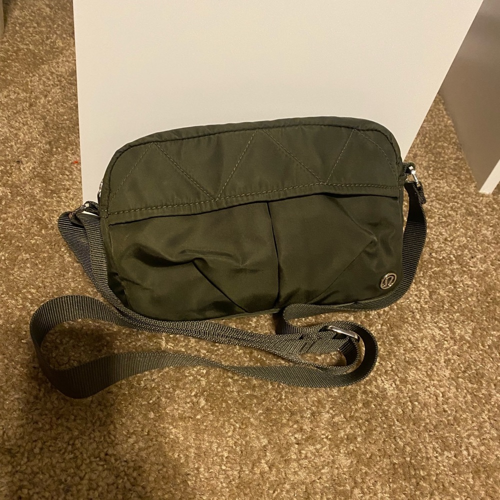 NWOT Lululemon Crossbody